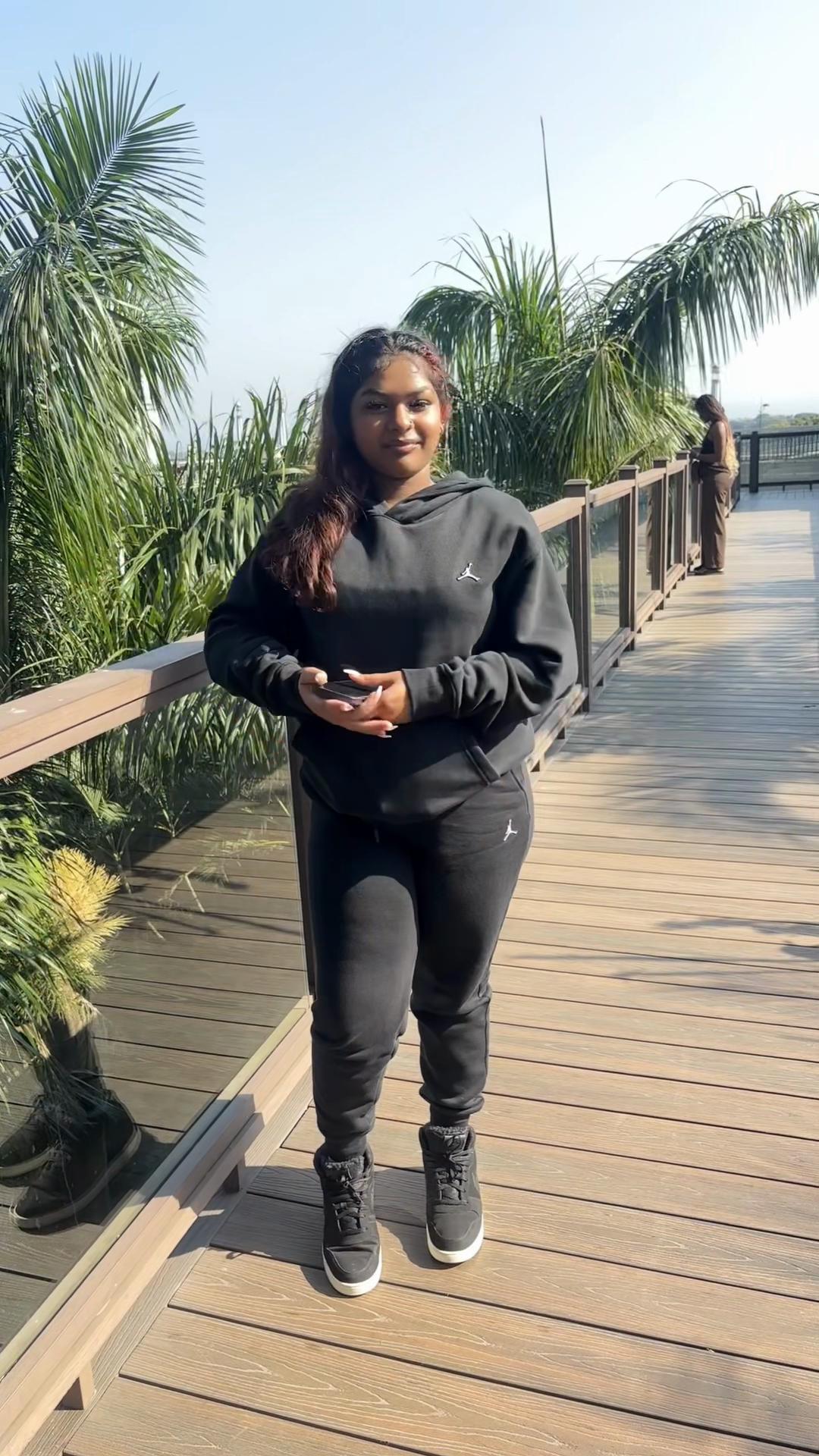 @𝐓 𝐚 𝐡 𝐥 𝐳💰💕'