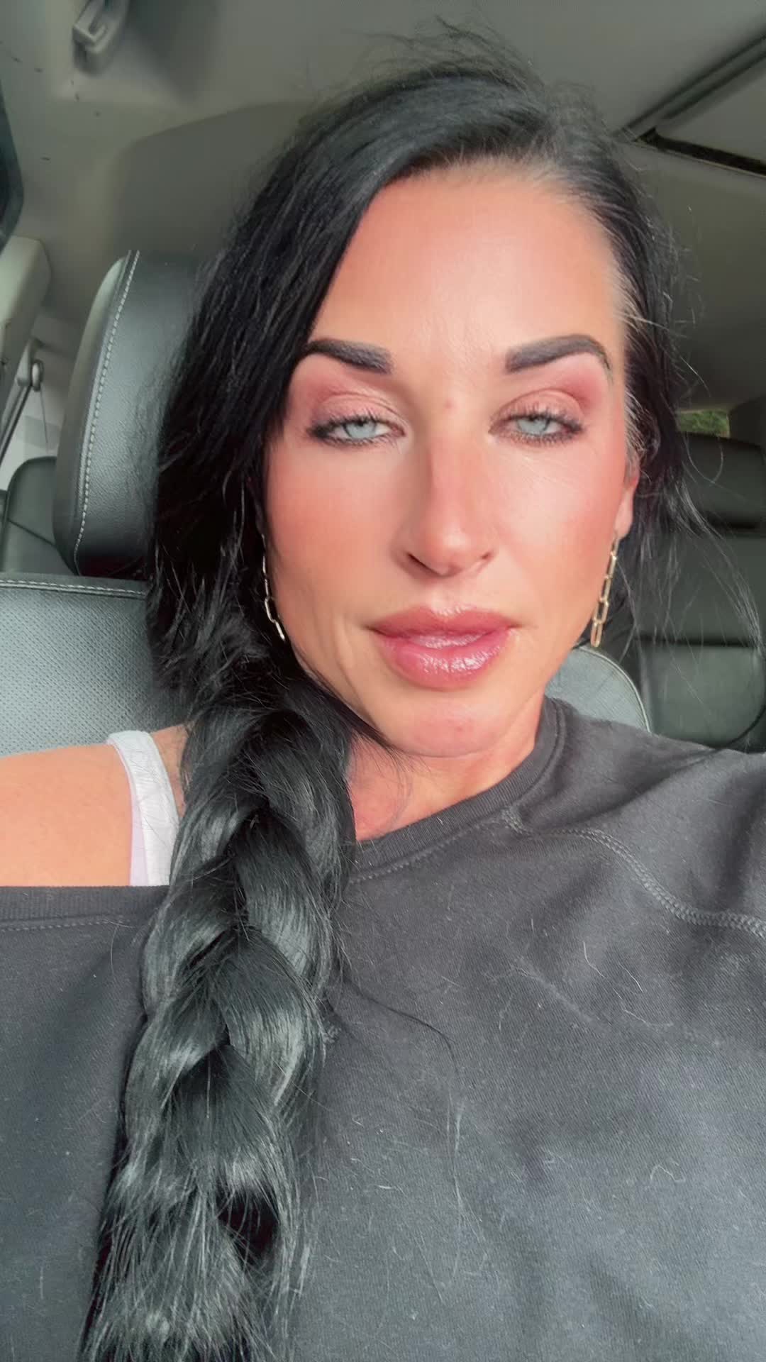 @thecourtneywaters