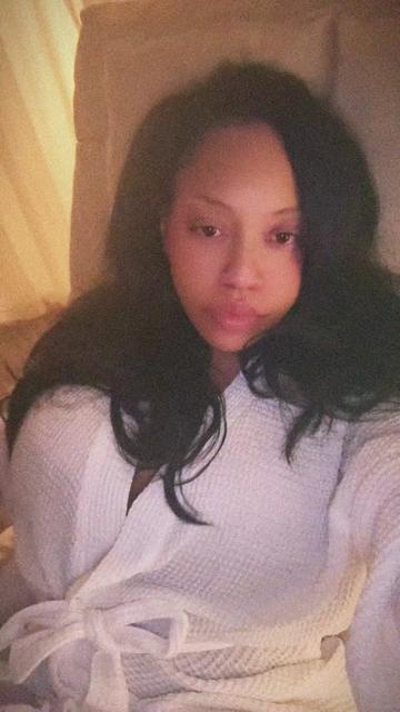 @UniquelyMahoganyy