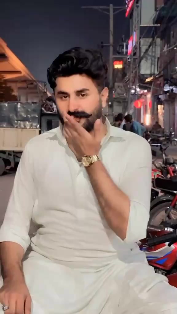 @Lara Gujjar