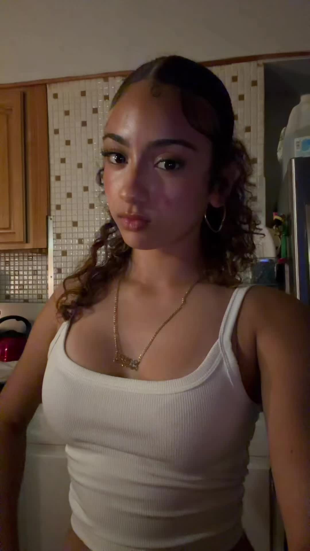 @bellabae