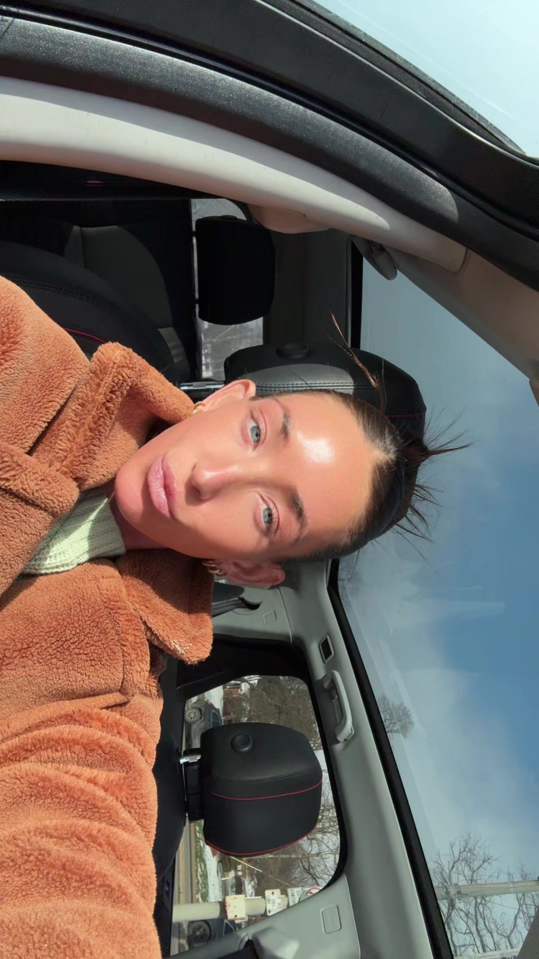 @isabella