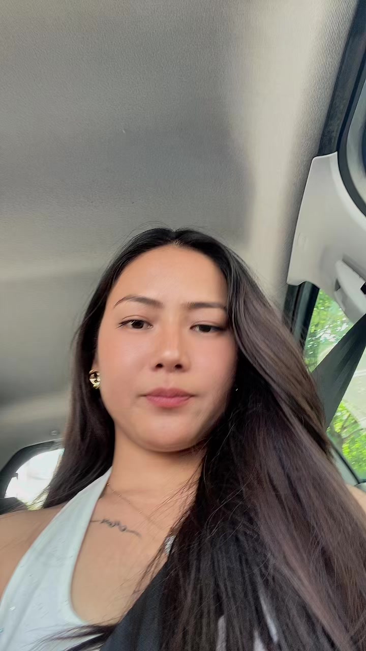 @Mina gurung 🦋🌻