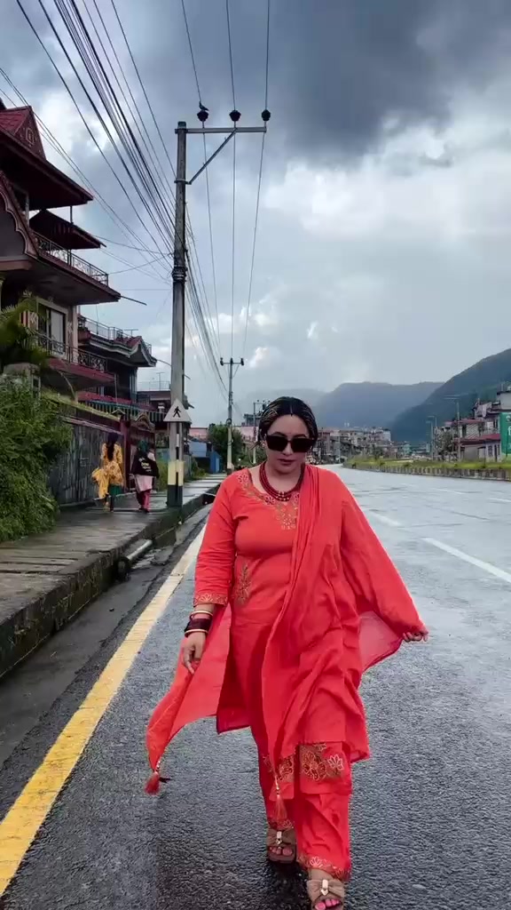 @Paru khadka💗💐