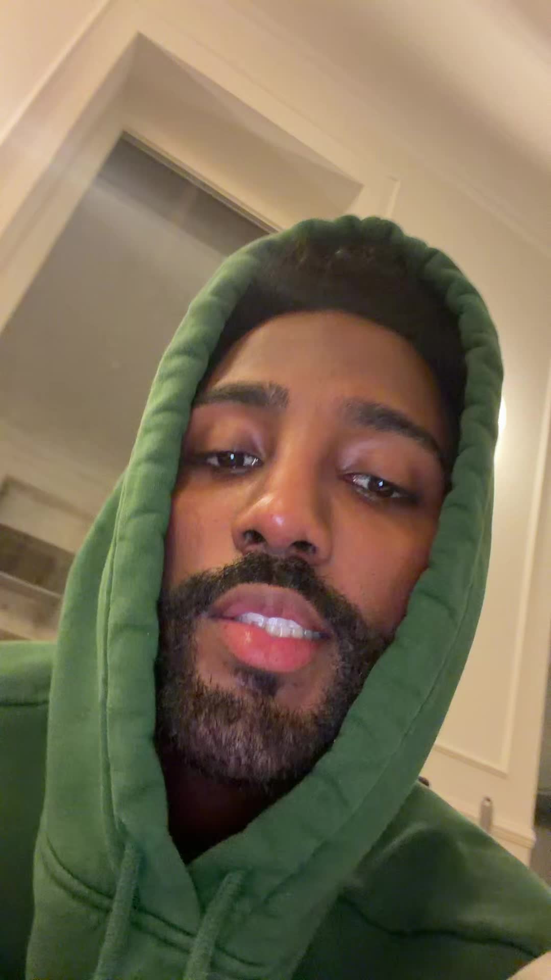 @Ro
