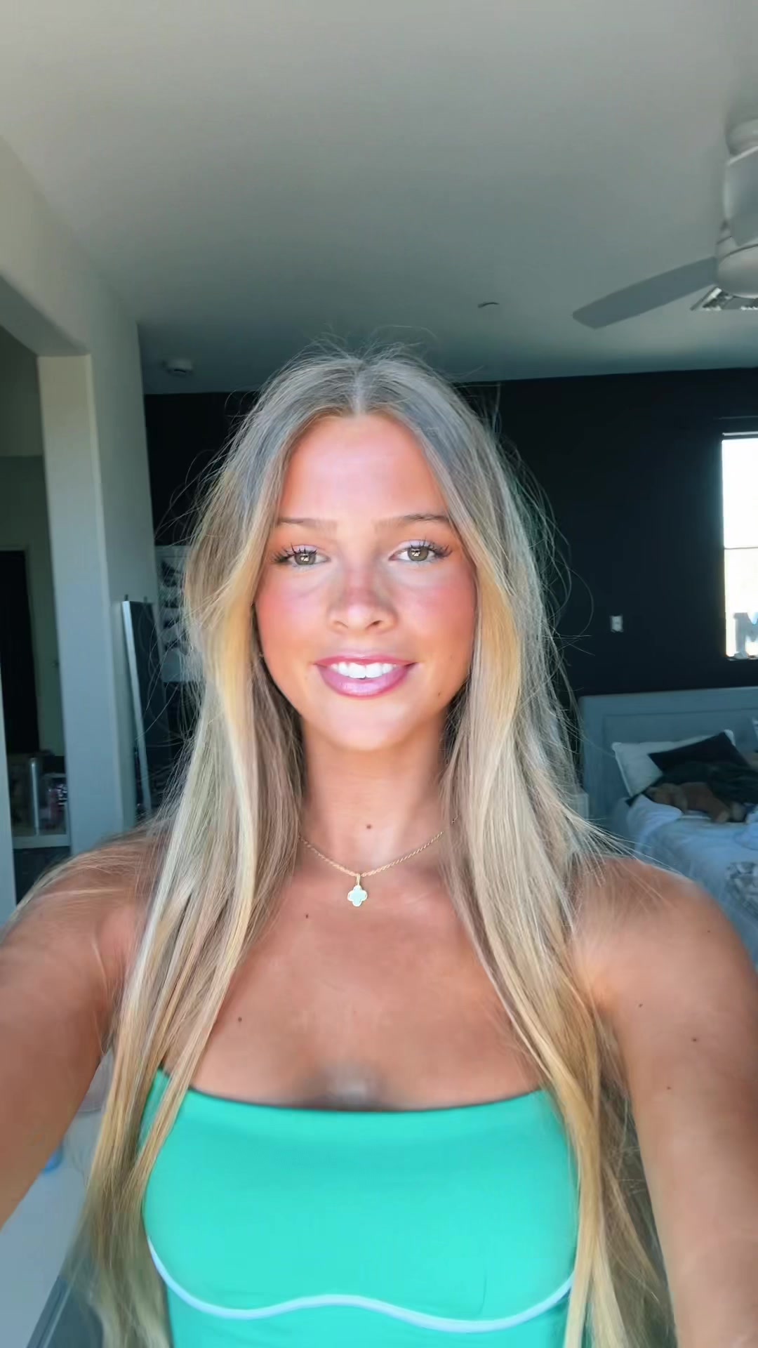 @🦄