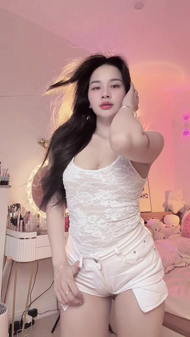 @Mẩu m&iacute;t