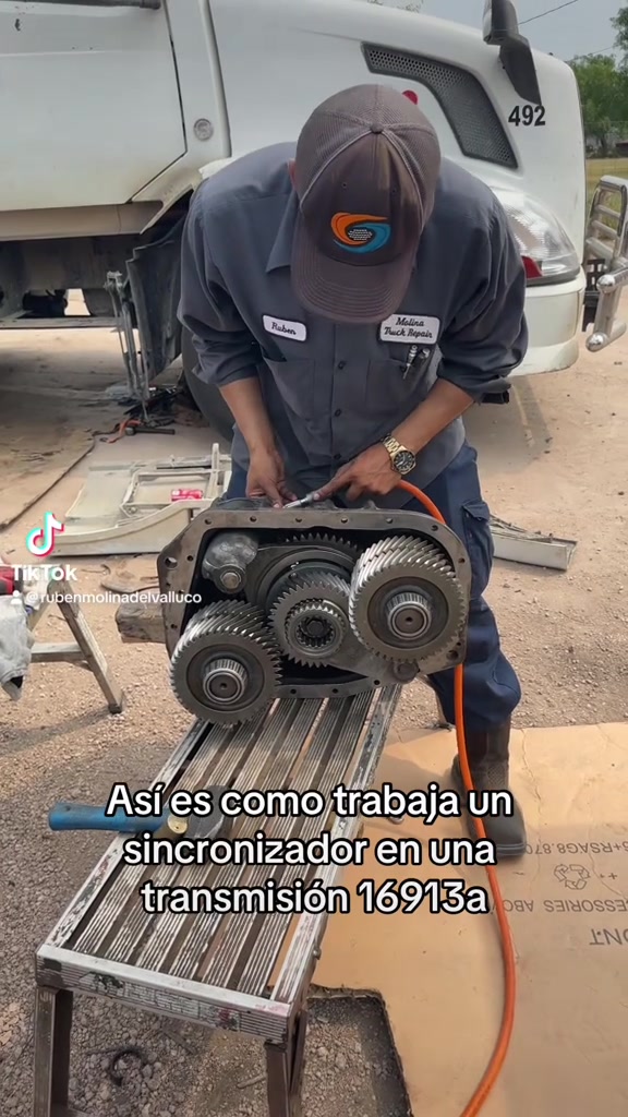@Mechanic Rub&eacute;n Molina