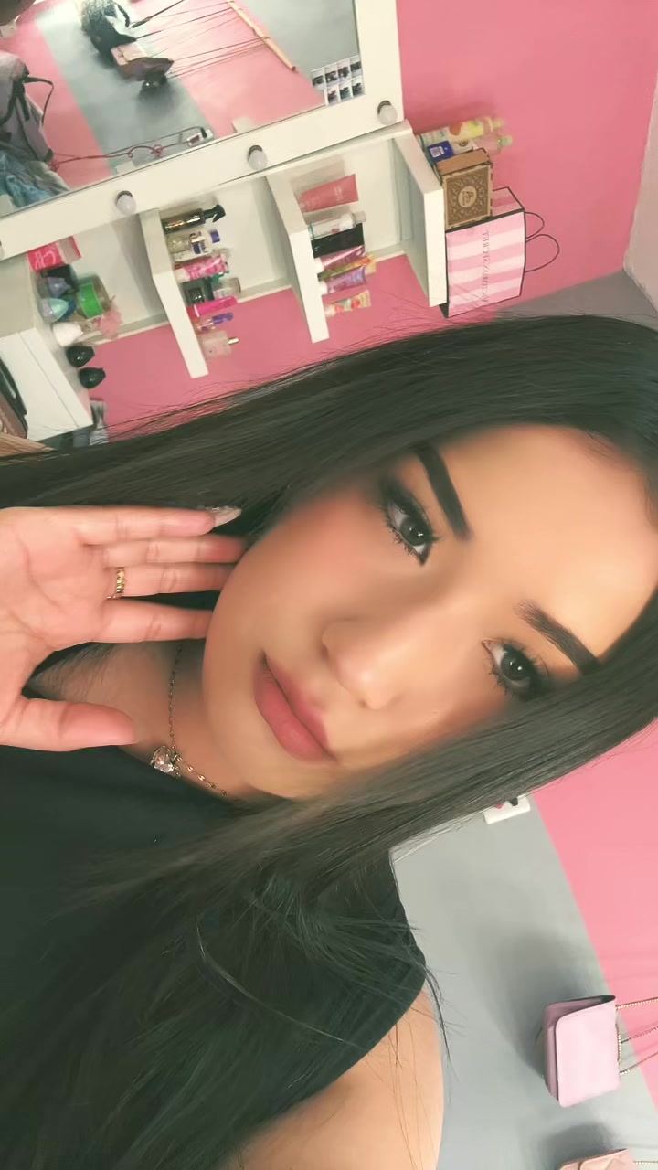 @𝒜𝓁𝑒 𝐻𝑒𝓇𝓃𝒶𝓃𝒹𝑒𝓏.