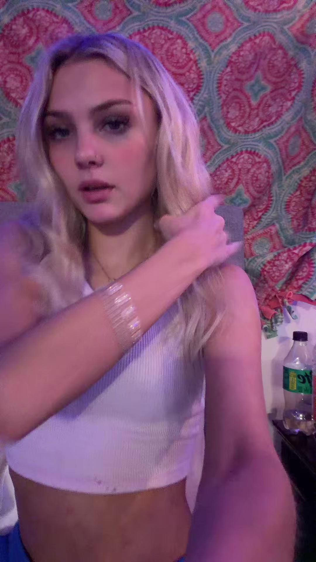 @👸😖