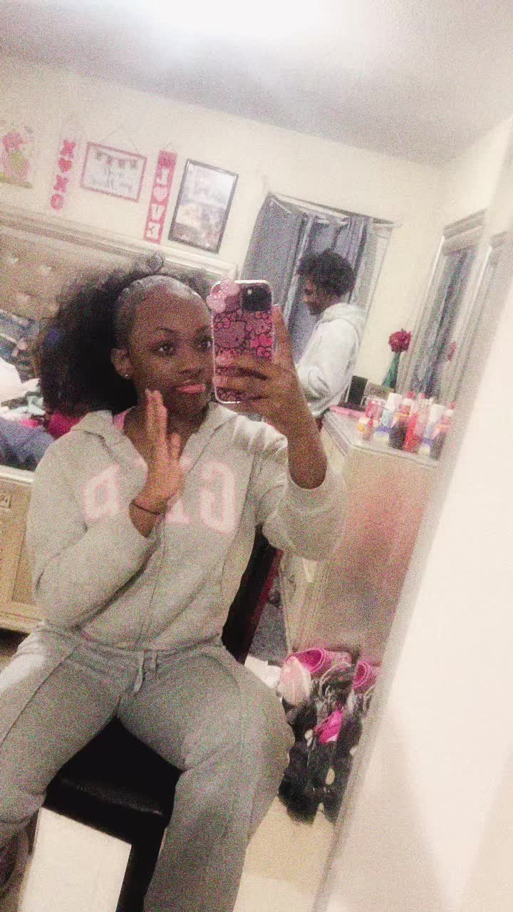 @thequeenduhh__
