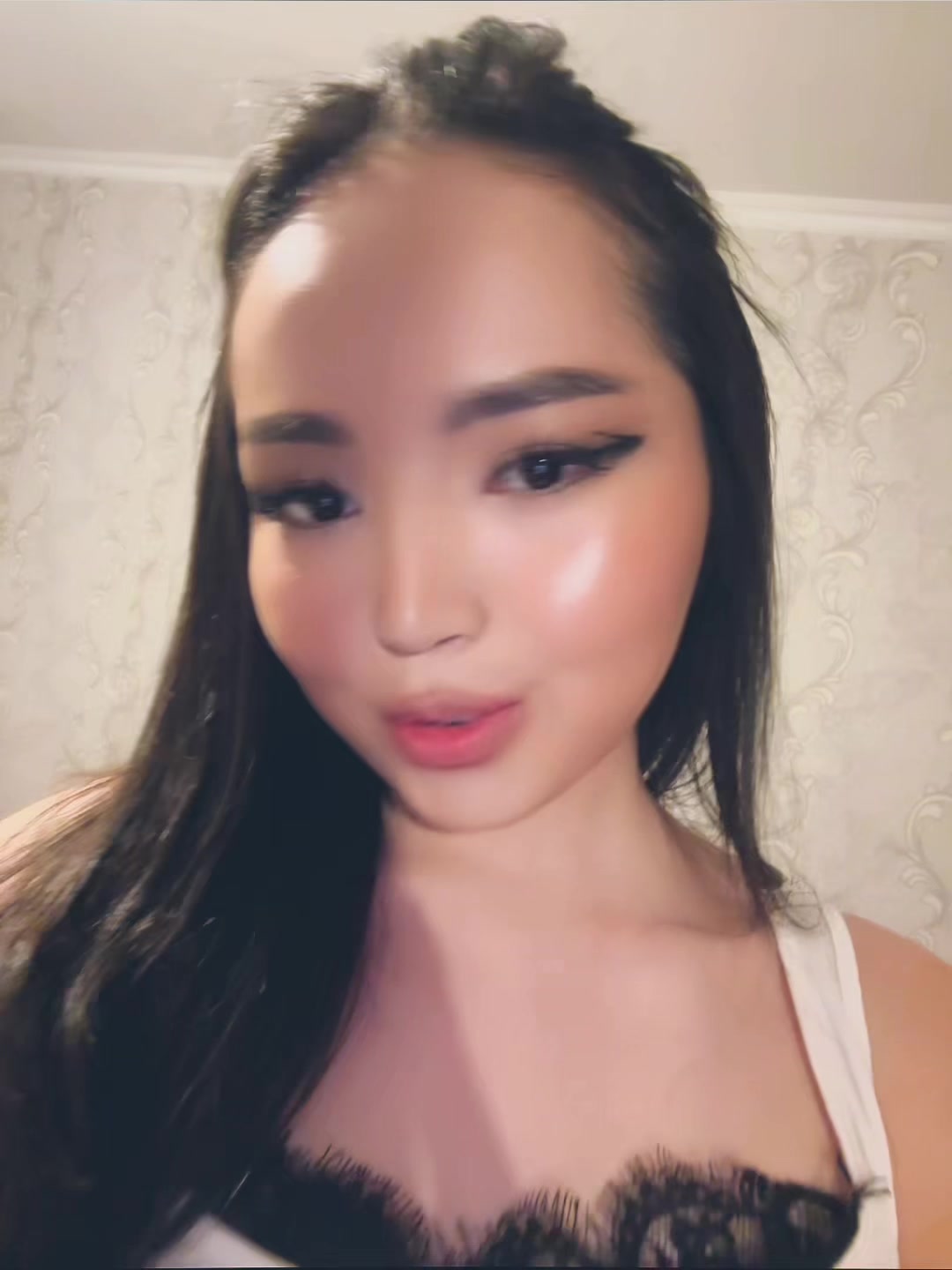 @Ая