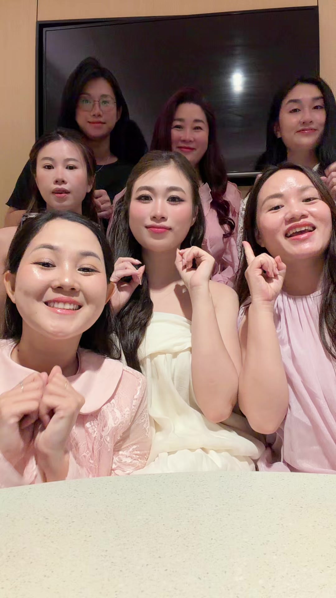 @Lanh Lấp Lánh ✨✨