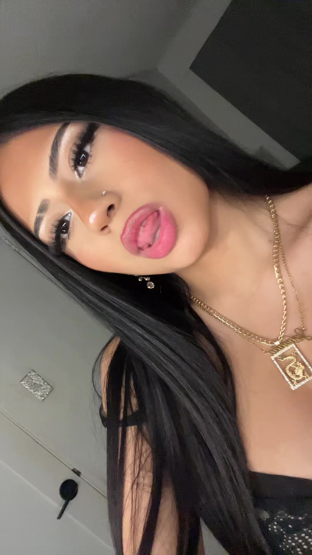 @𝒥𝑜𝒽𝒶𝓃𝓃𝒶