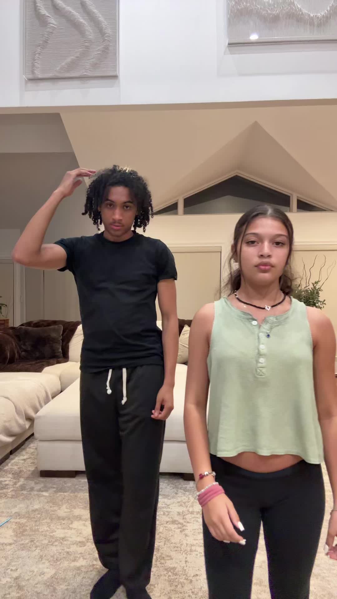 @alex_