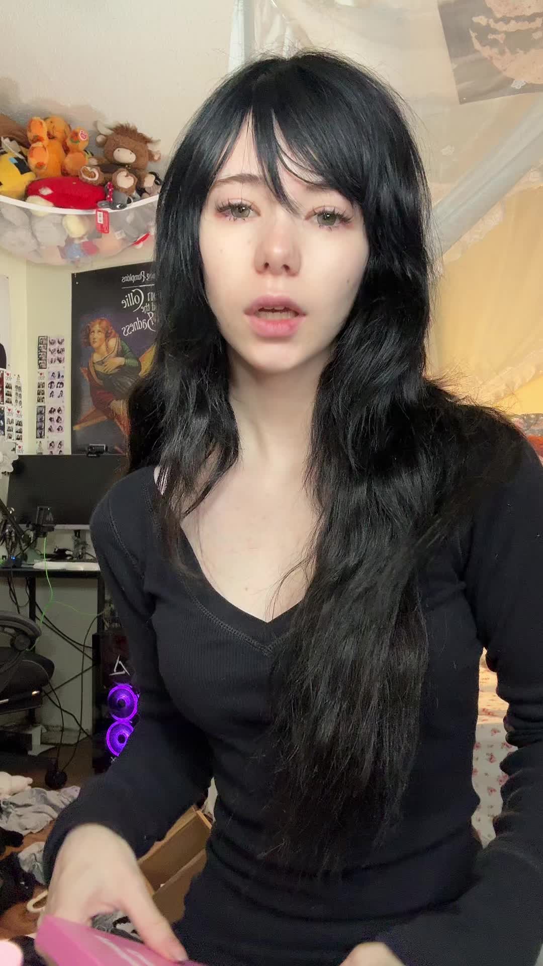 @ash🐝