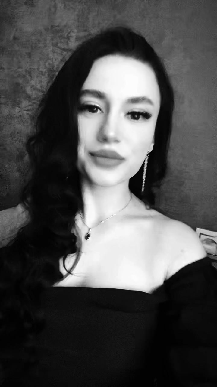 @Анастасия 🥰 Алиса