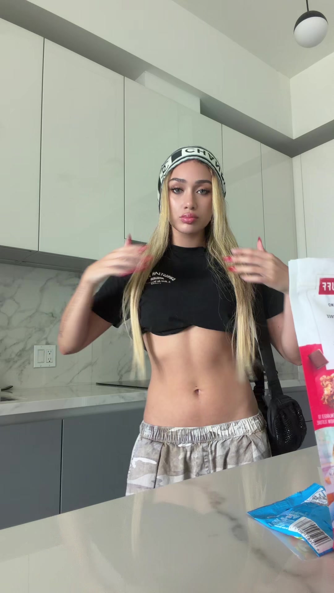 @miabellarivero