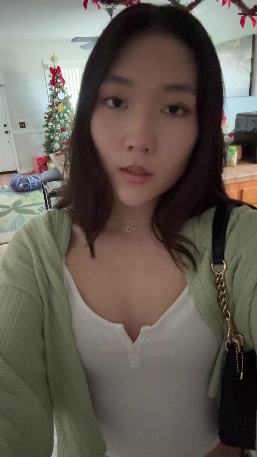 @sneakyling