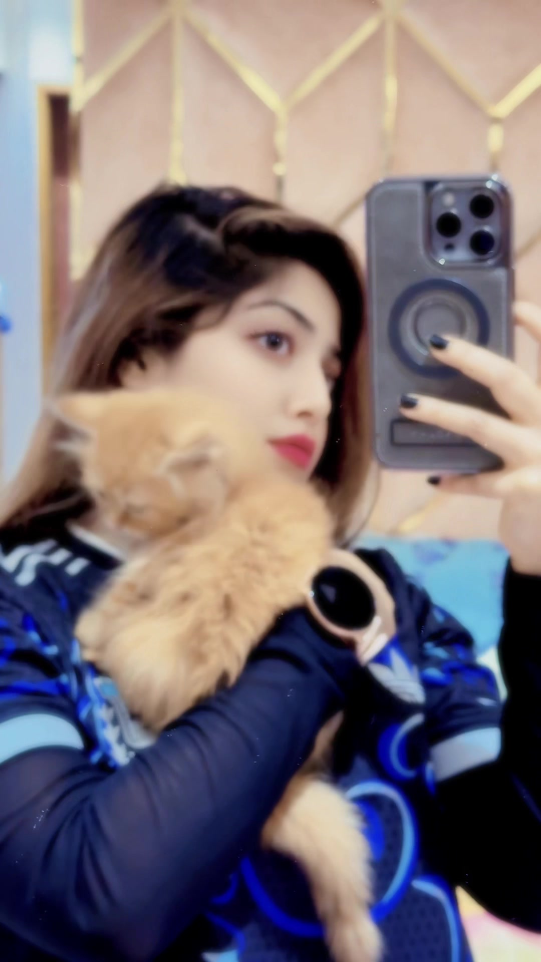 @𝐄𝐯𝐚 𝐂𝐡𝐨𝐰𝐝𝐡𝐮𝐫𝐲