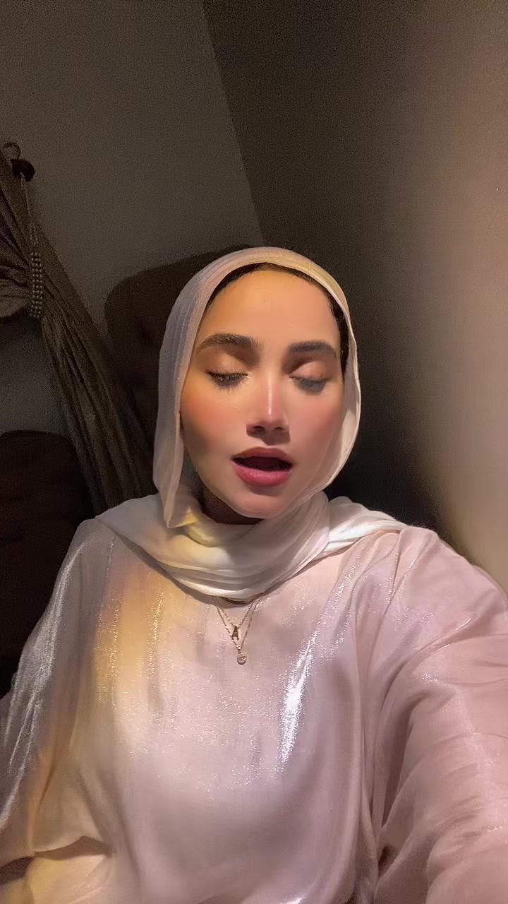 @آَيــَـة