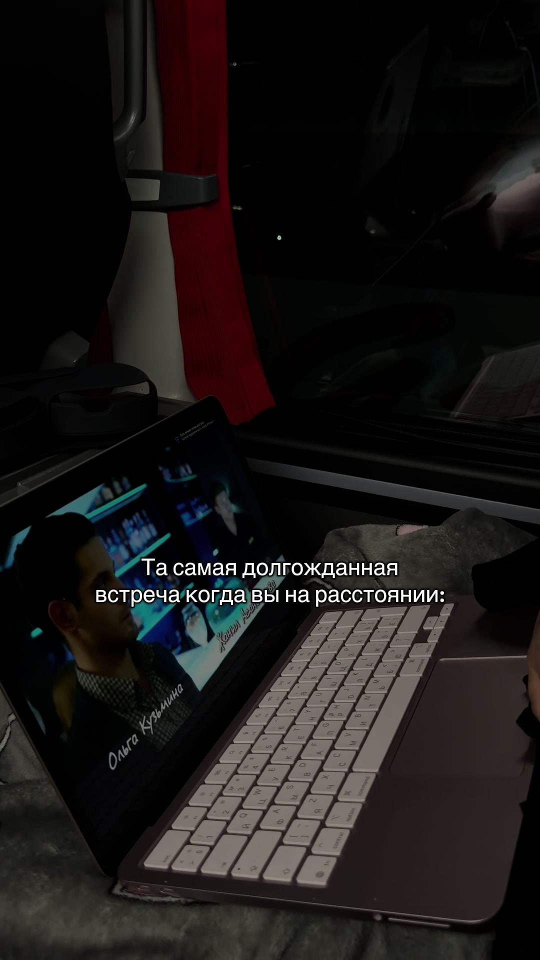@𝐧𝐞𝐨𝐧𝐢𝐥𝐚