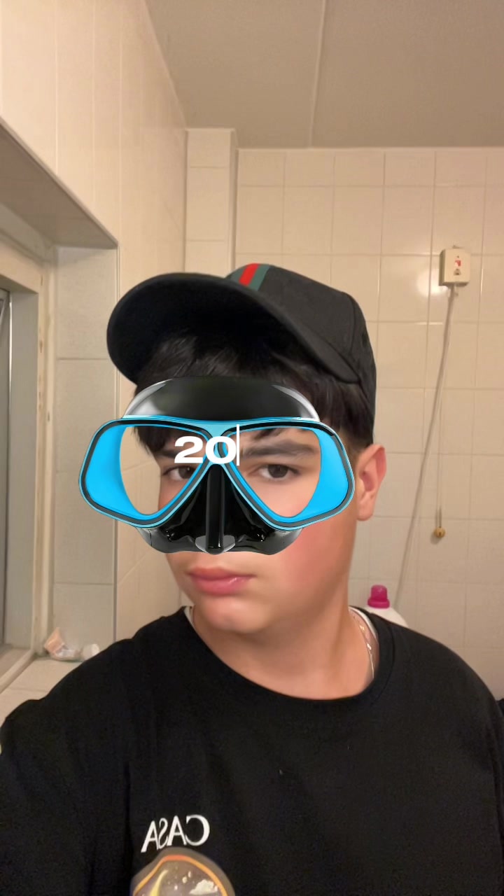 @R ✹