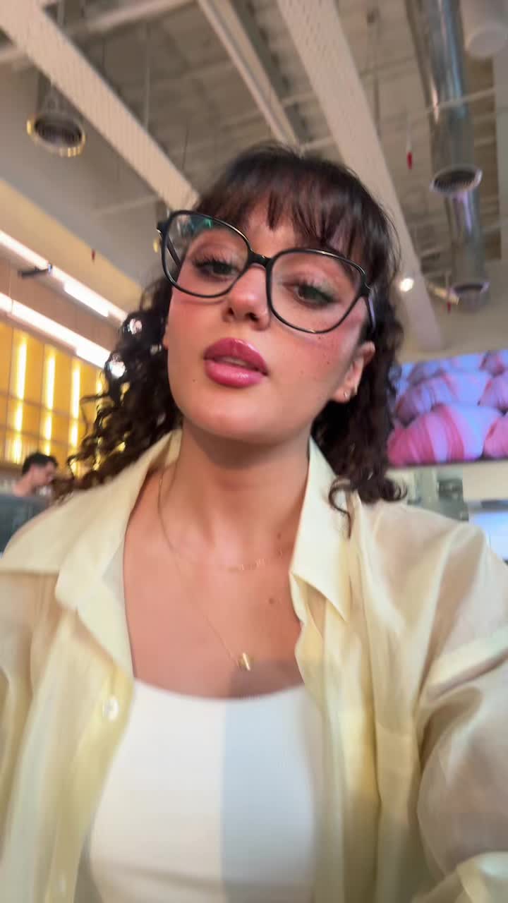 @iihelliyaa