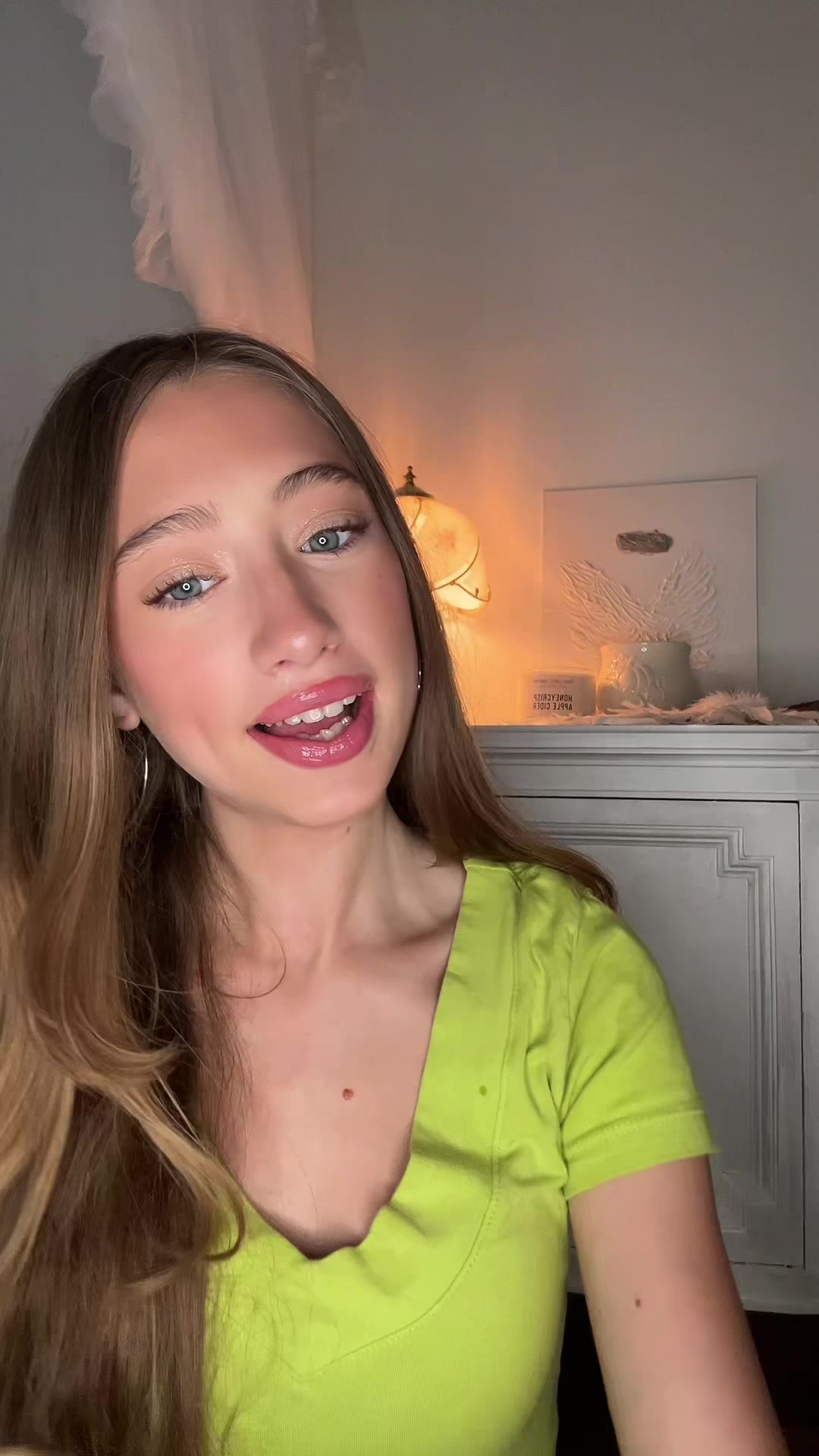 @𝐸𝓈𝓉𝒽𝑒𝓇 𝐹𝓇𝒶𝓎𝒹𝒶 🧁
