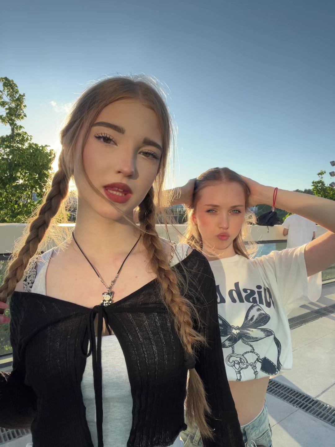 @мельникова
