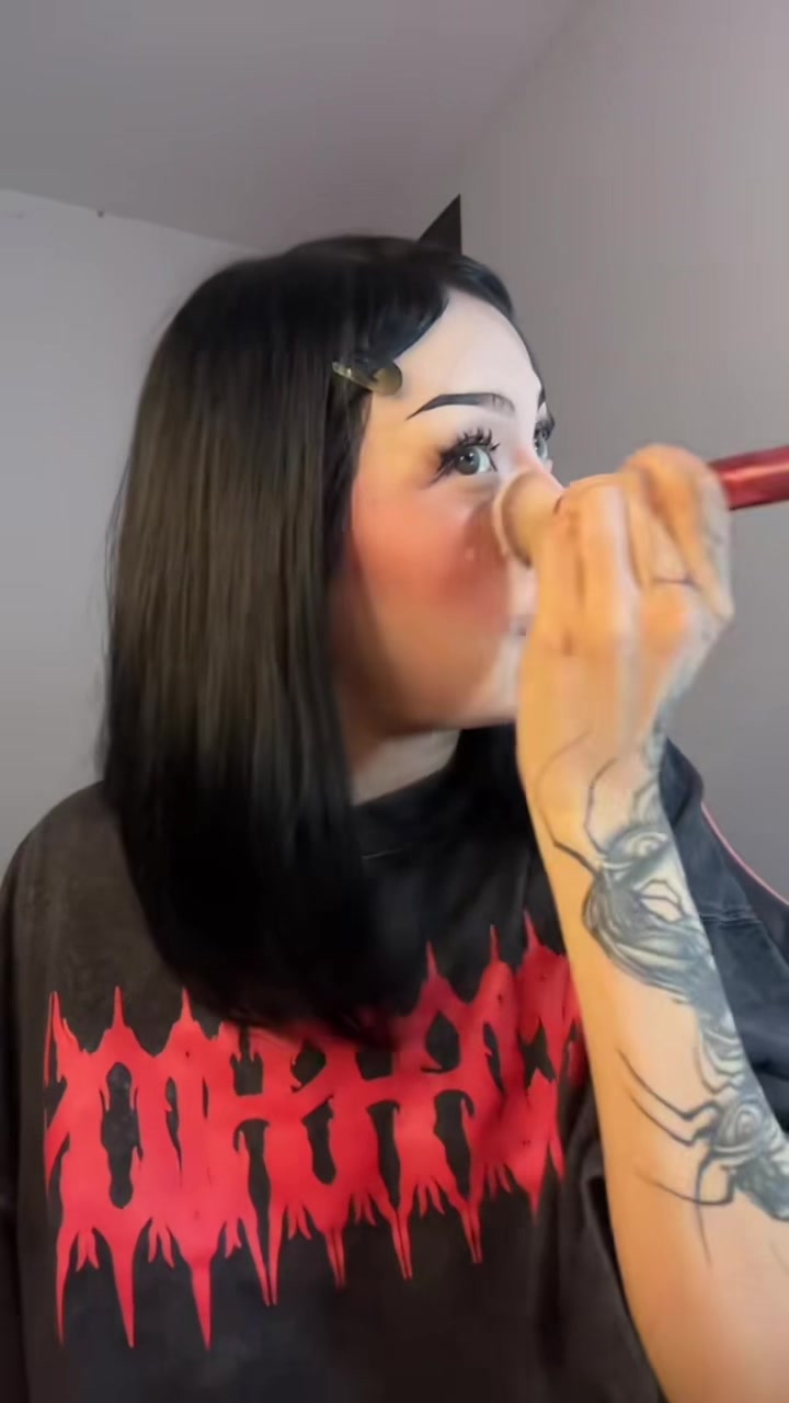 @SkinnyGhostiee🧛🏻&zwj;♀️