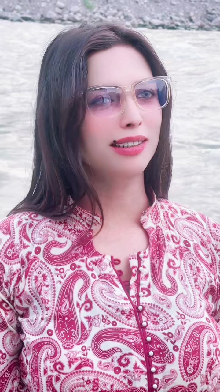 @Hot 🔥Kashmiri qauen