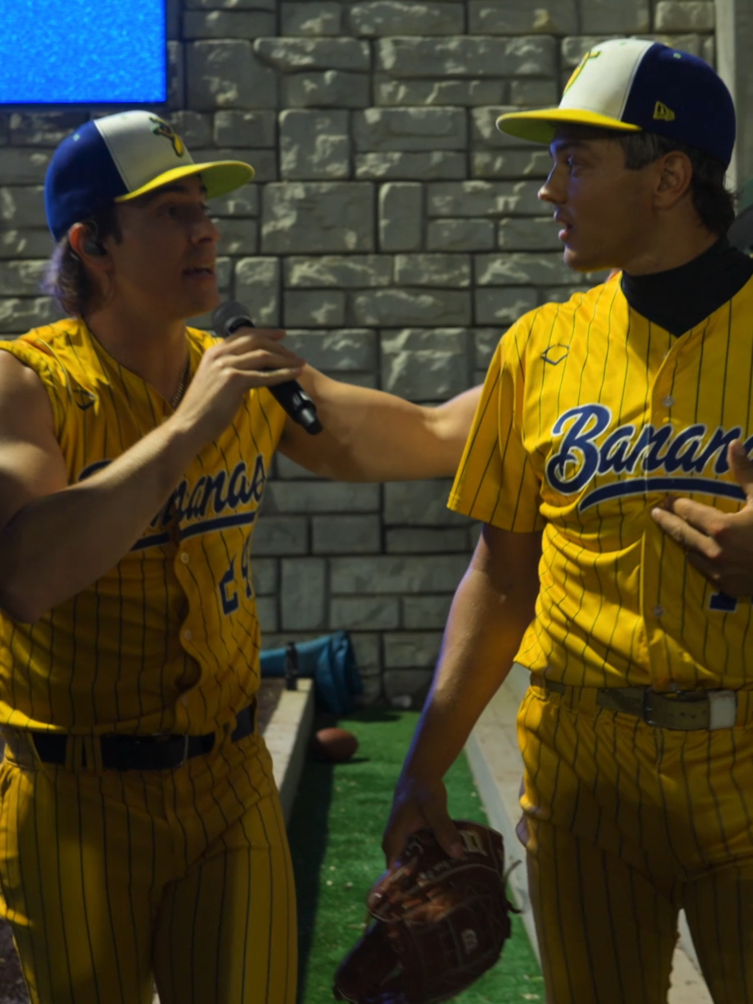 @thesavbananas