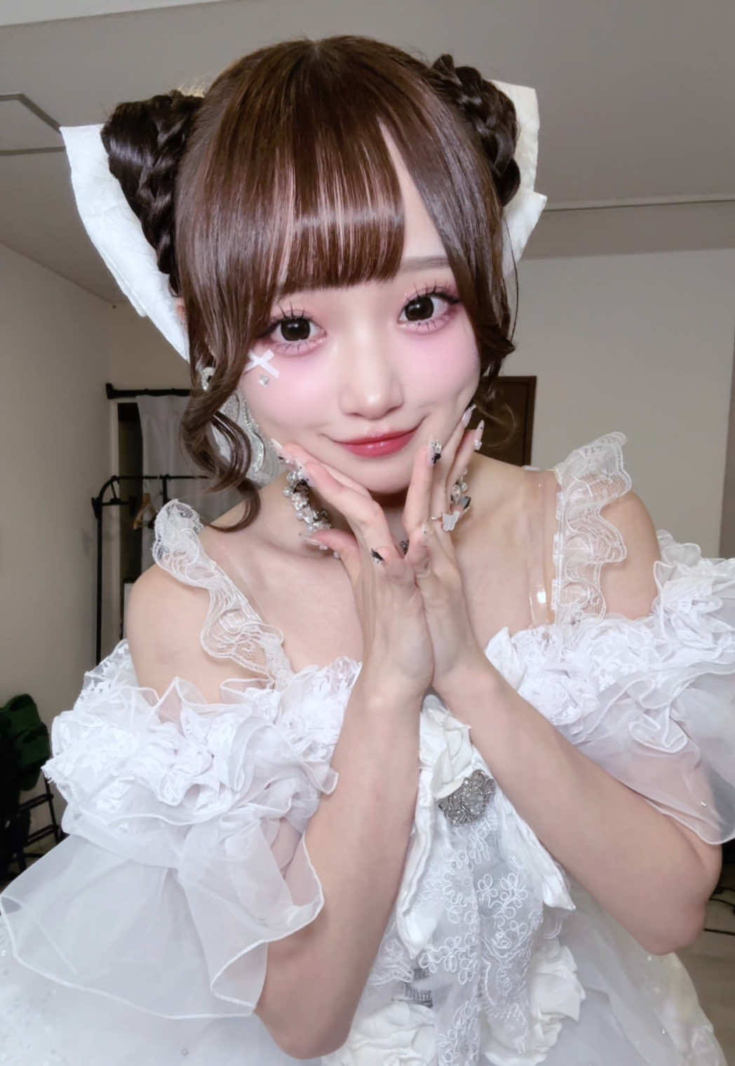 @にしのありさ