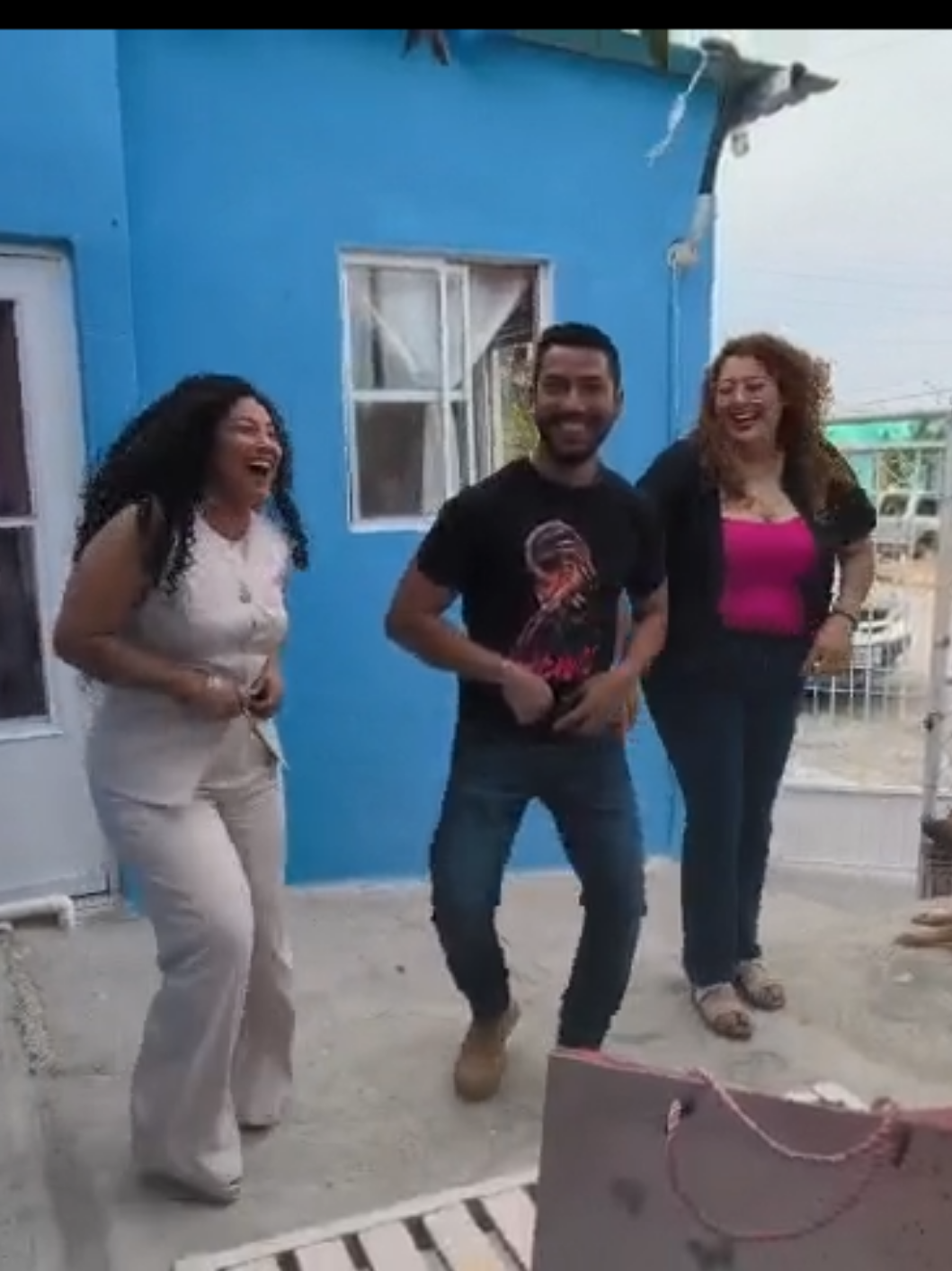 @Gil García