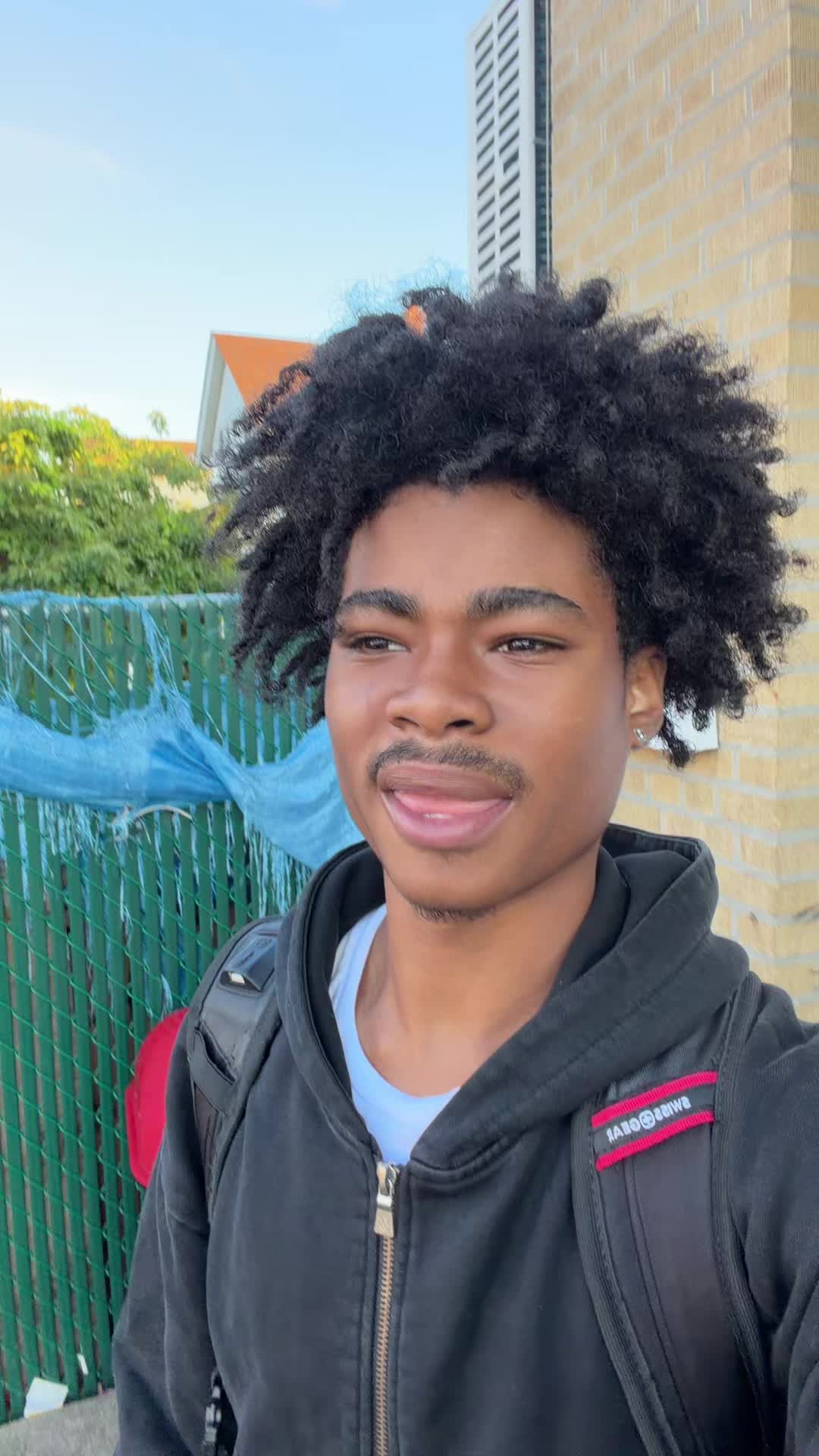 @$B🦍