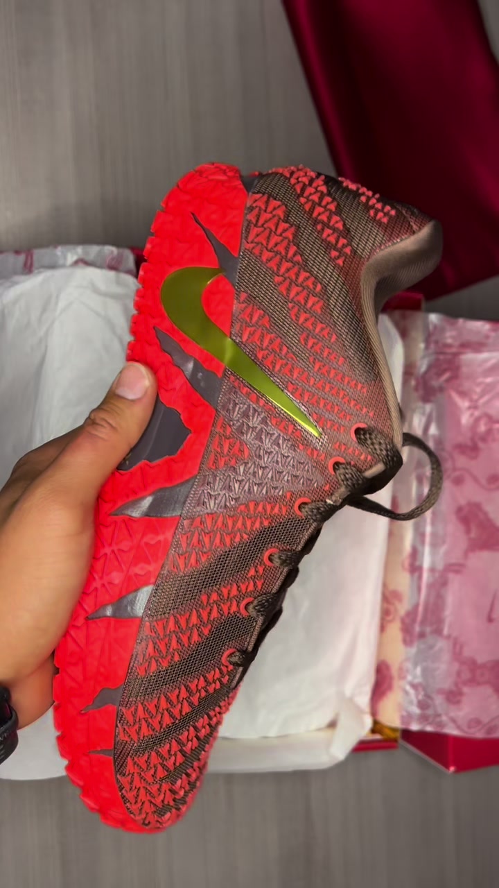 @Chilosneakers