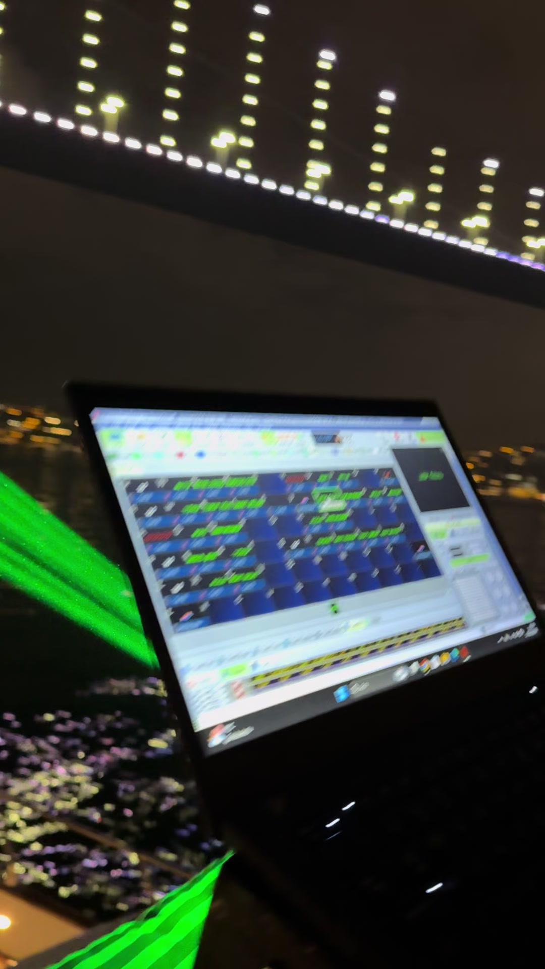 @KÖPRÜYE LAZER SHOW