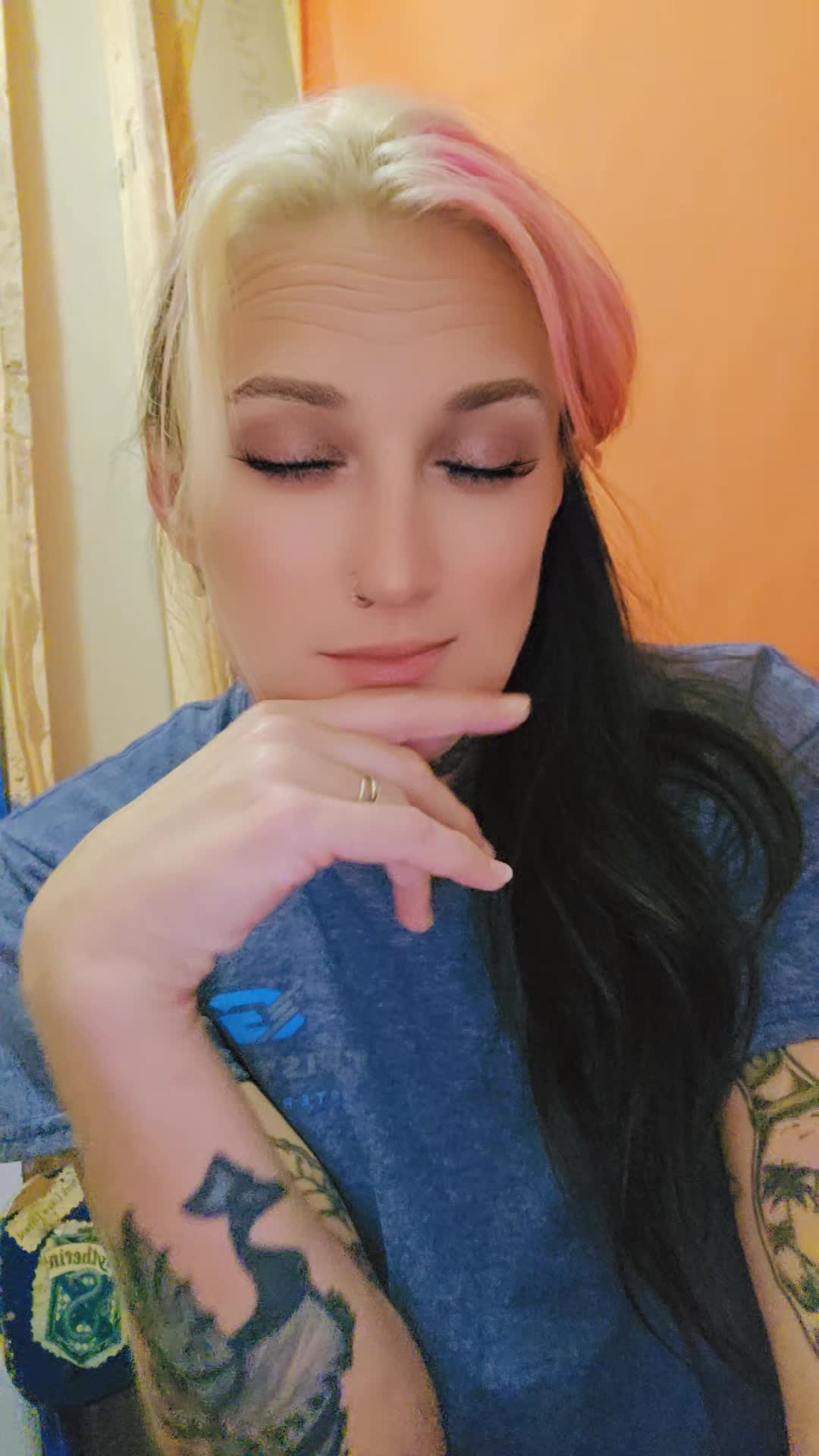 @🍍yagirlTrouble83🍍