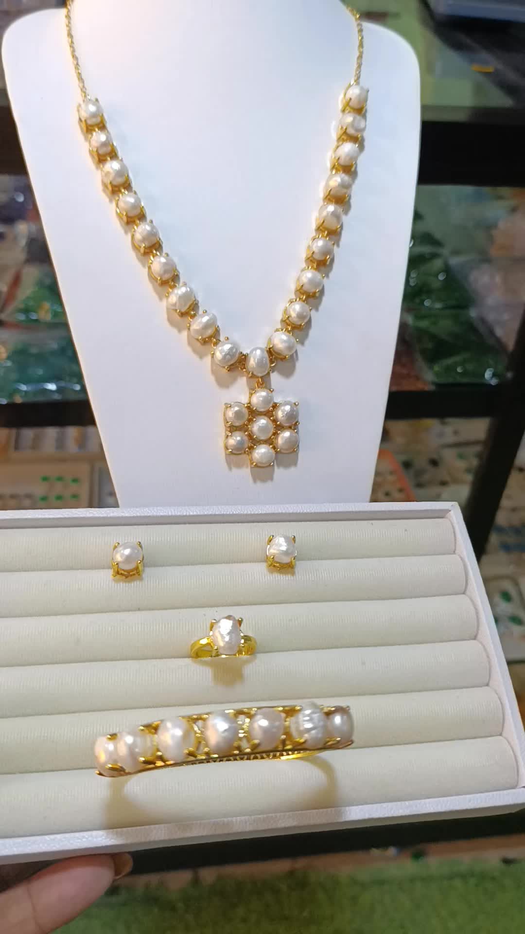 @Ohnmar Kyaw Myint.gems&jwell
