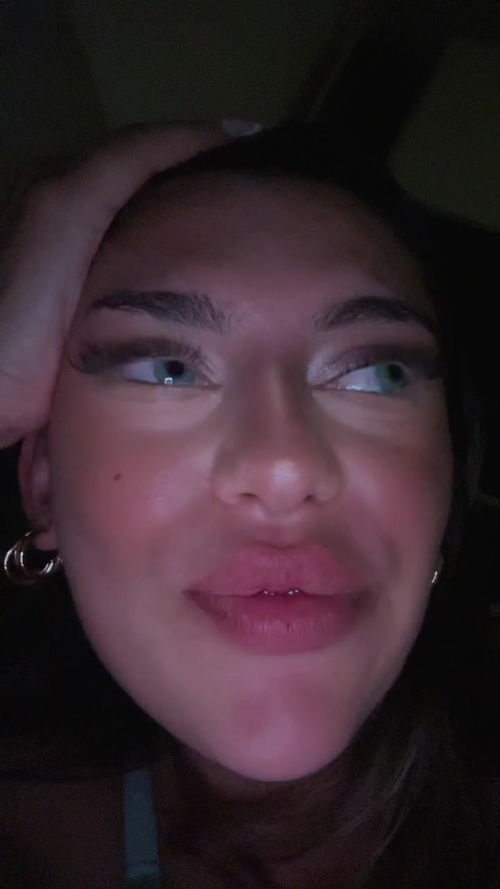 @MiraBks