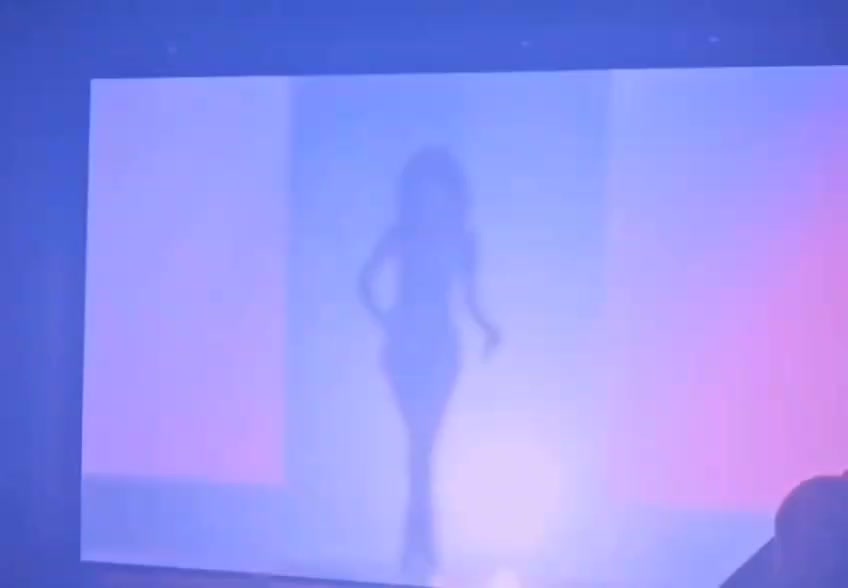 @⃟