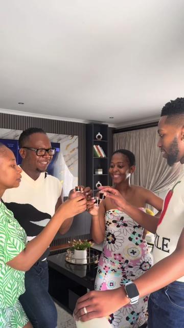 @Matuba Mahlatjie 🏳️&zwj;🌈🇿🇦