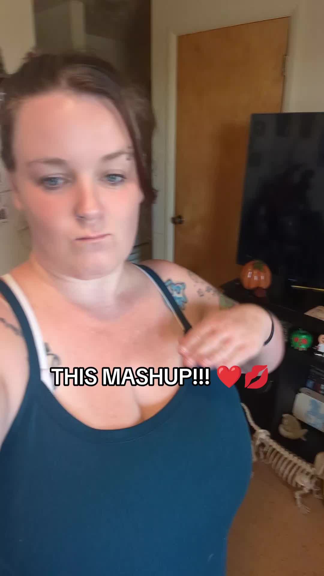 @EmoChickThatsBroken🖤