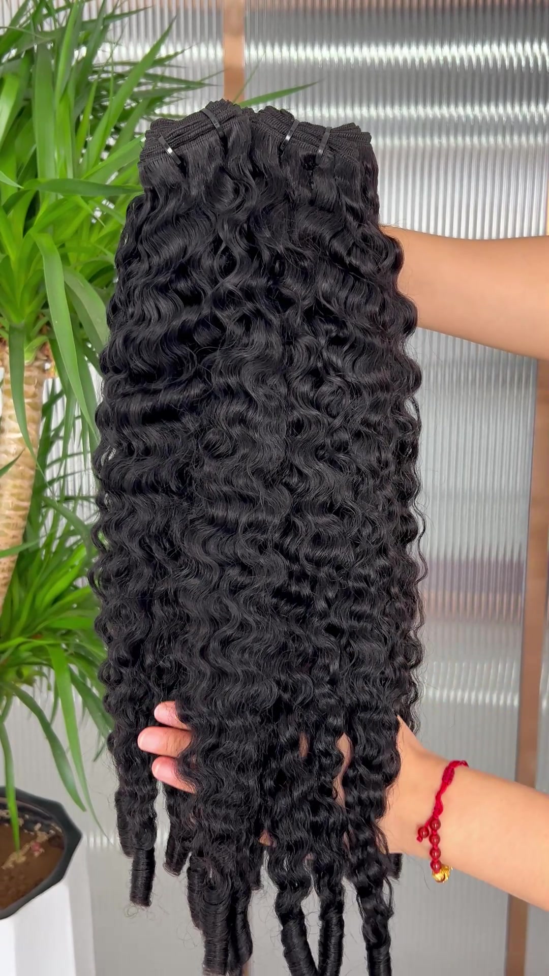 @uwigs hair