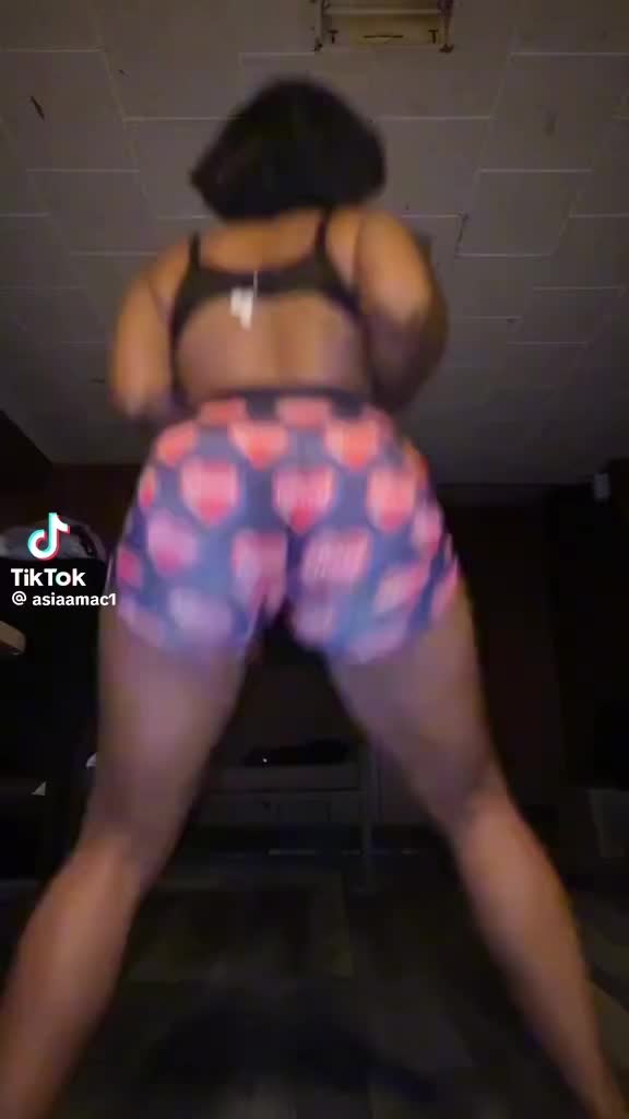 @Tiktokassclappingapp