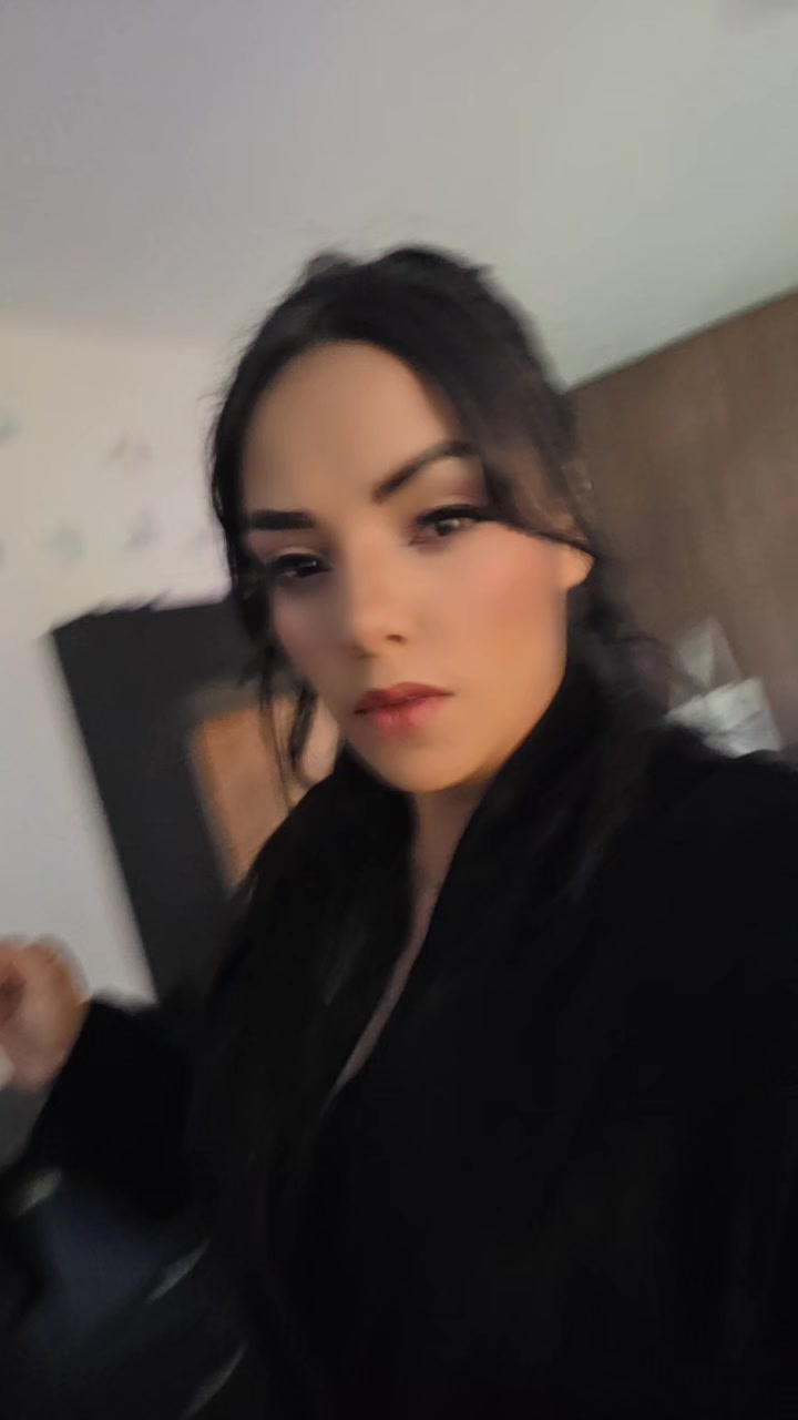 @Anniesexteenoficial