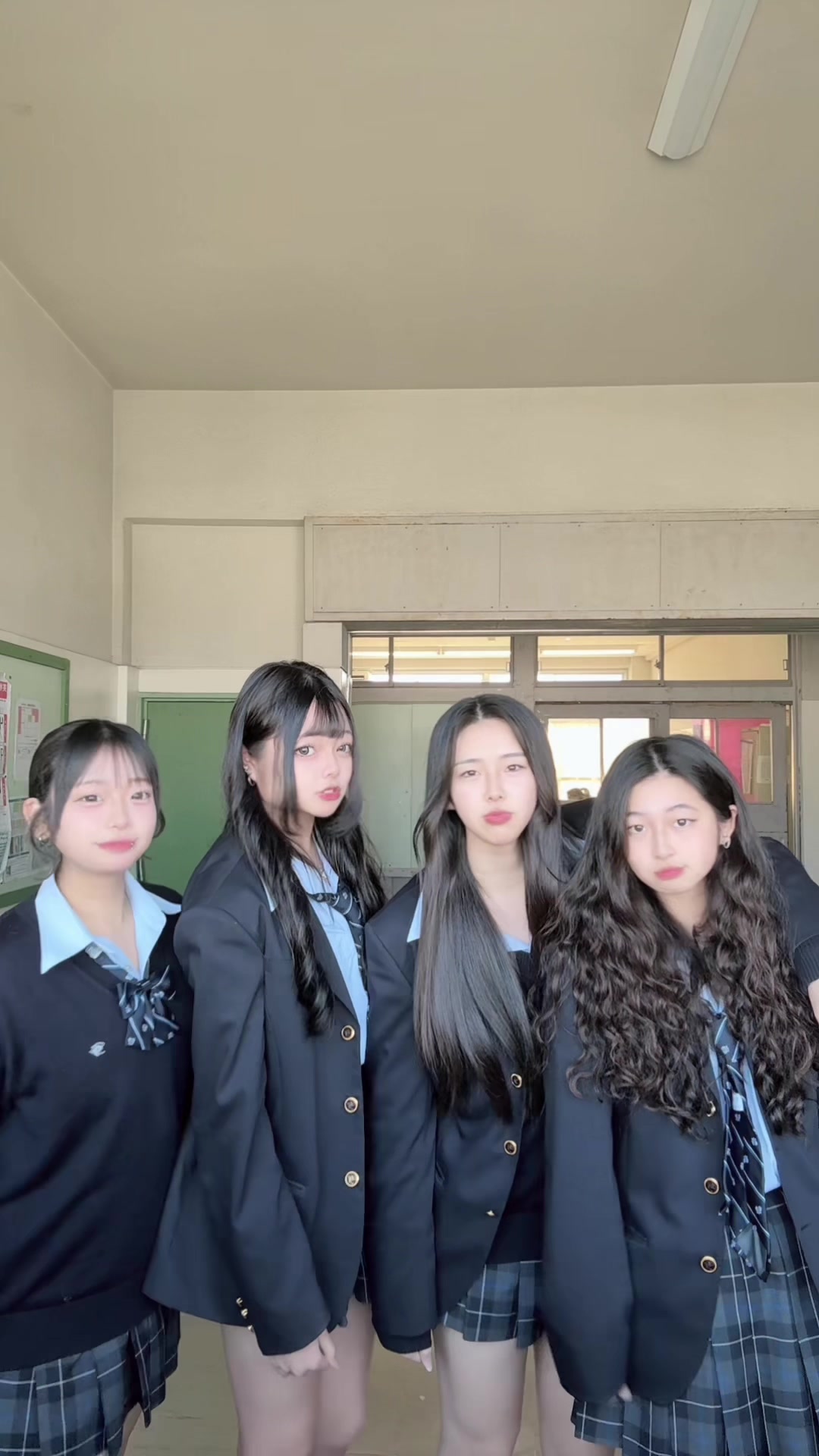@りの