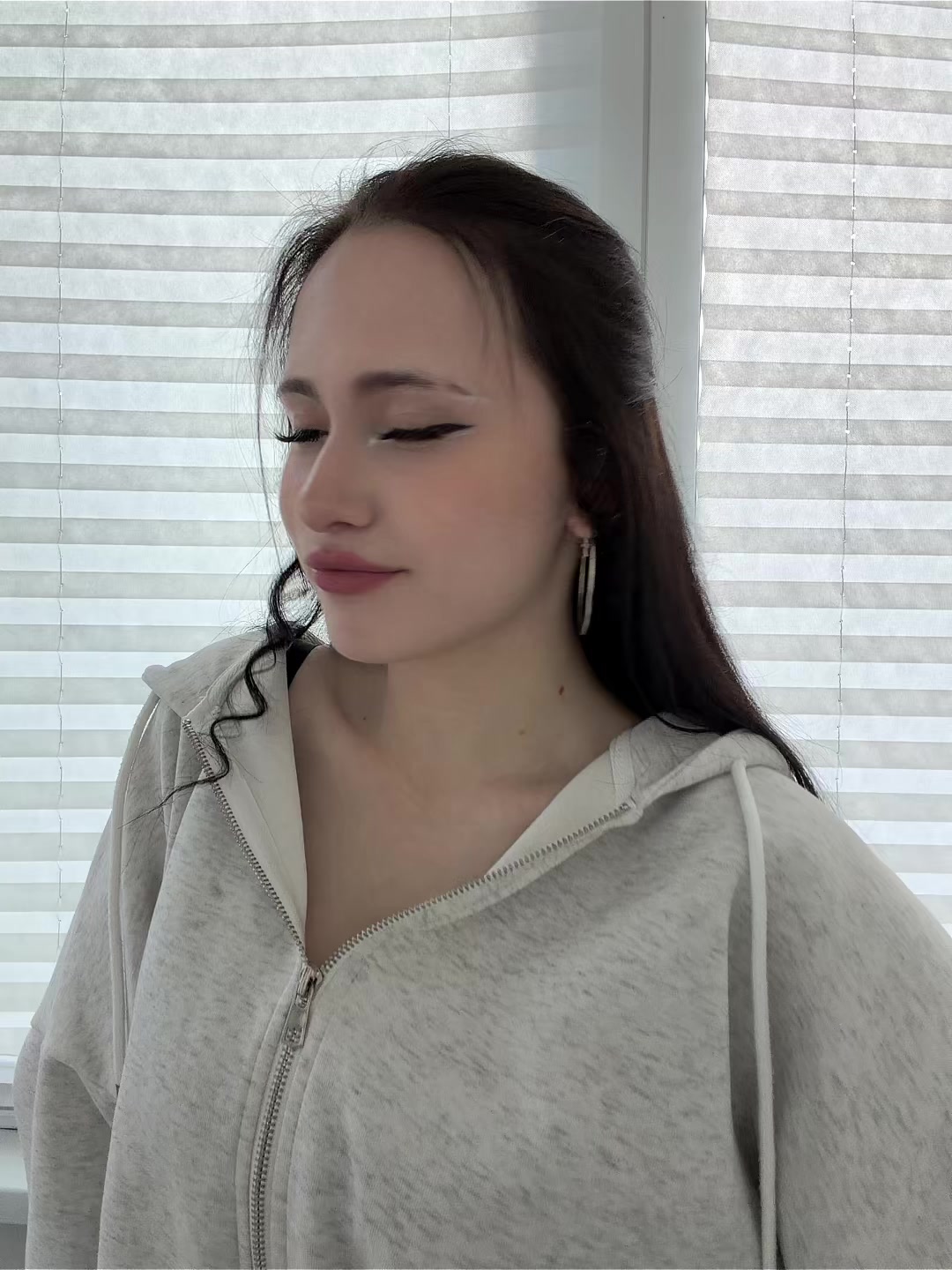 @...