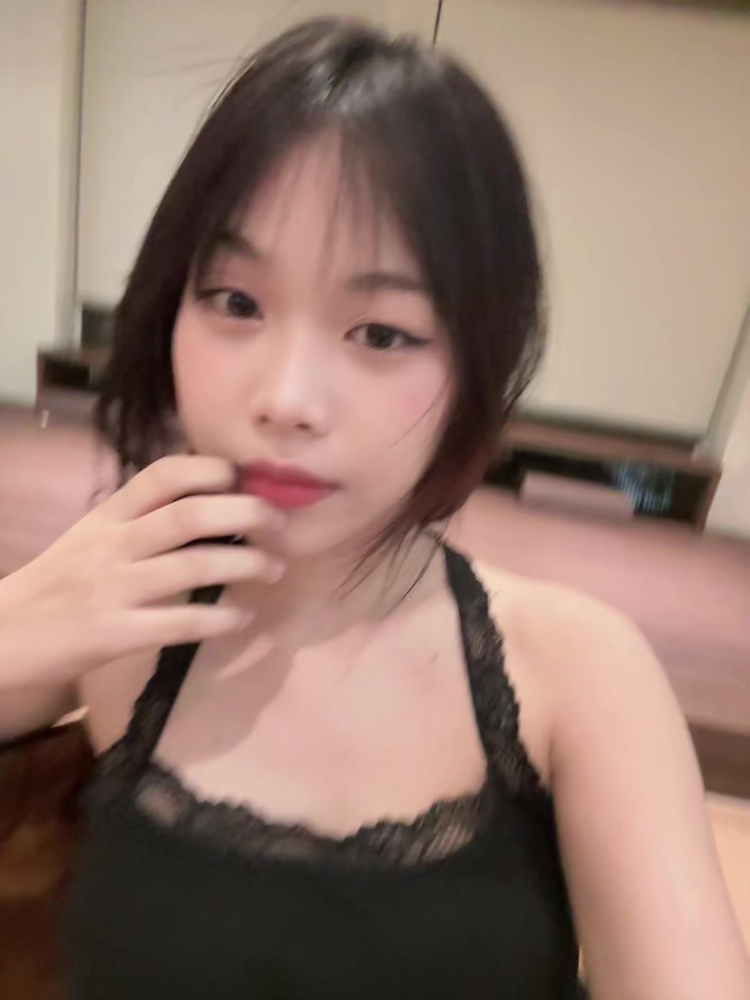 @yinnjuliee